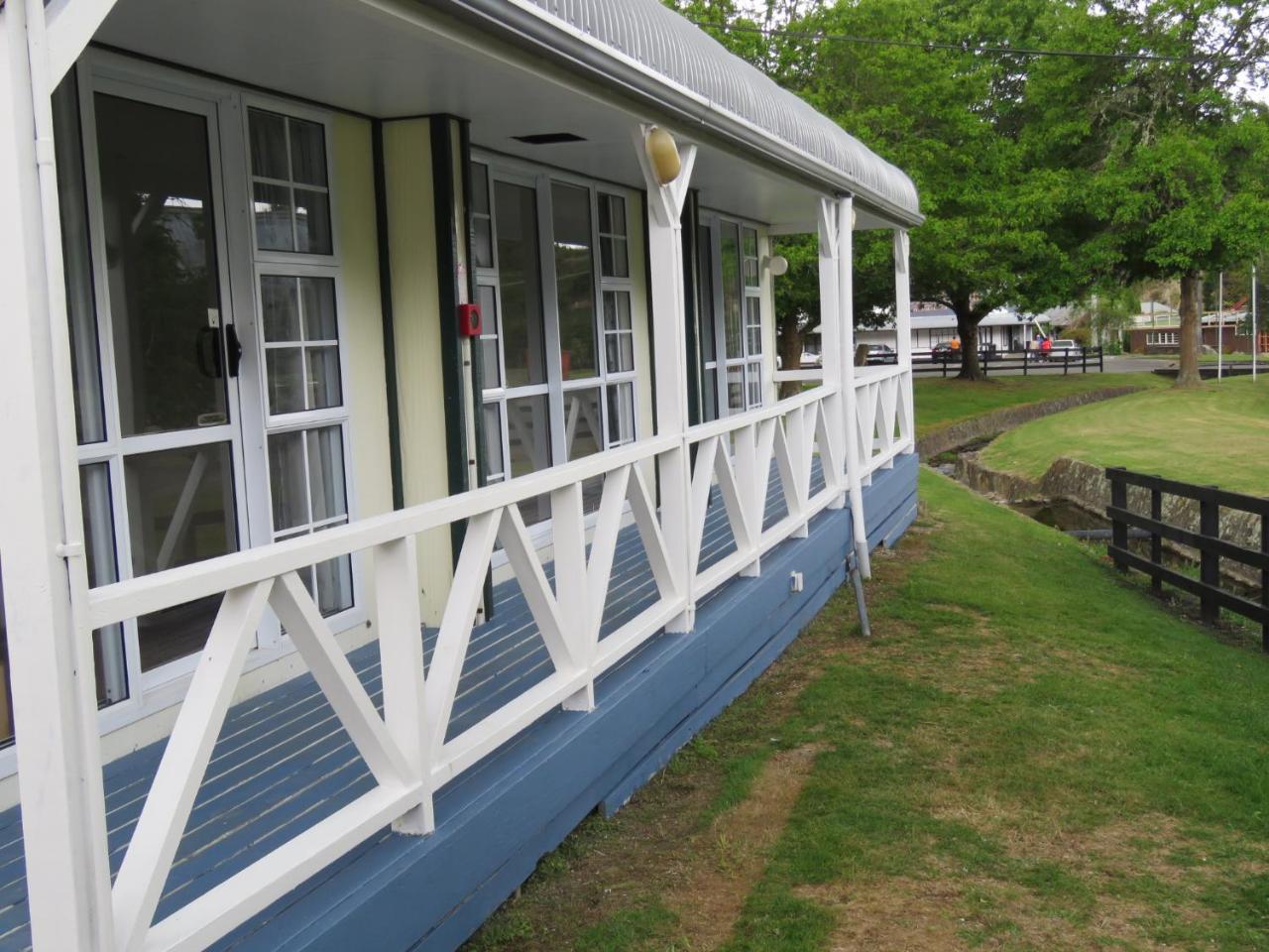 Grandeur Thermal Spa Resort Taupo Exterior photo